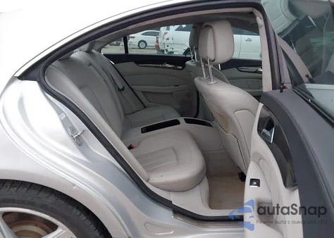 2012 Mercedes-Benz Cls 550 z USA, uszkodzony, nr VIN WDDLJ7DB8CA016787